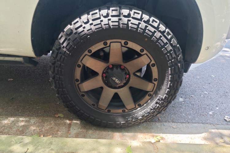 Used Ford Everest 2017 2.0T Gasoline Automatic 4x4 Flagship Edition 7 Seats Right Front Wheel Hub