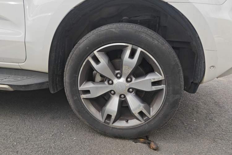 Used Ford Everest 2017 2.0T Gasoline Automatic 4x4 Flagship Edition 7 Seats Right Front Wheel Hub