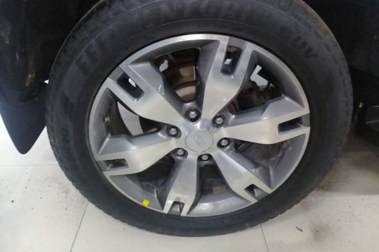 Used Ford Everest 2017 2.0T Gasoline Automatic 4x4 Flagship Edition 7 Seats Right Rear Wheel Hub