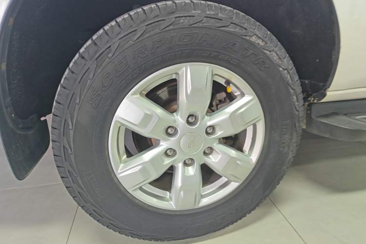 Used Ford Everest 2017 2.0T Gasoline Automatic 4x4 Elite Edition 5 Seats Right Rear Wheel Hub