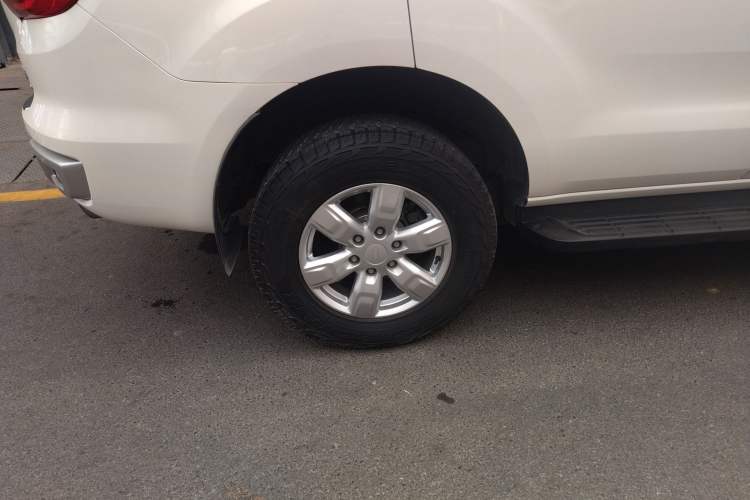Used Ford Everest 2017 2.0T Gasoline Automatic 4x4 Elite Edition 5 Seats Right Rear Wheel Hub