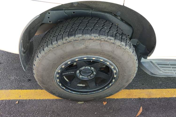 Used Ford Everest 2017 2.0T Gasoline Automatic 4x4 Luxury Edition 7 Seats Right Rear Wheel Hub
