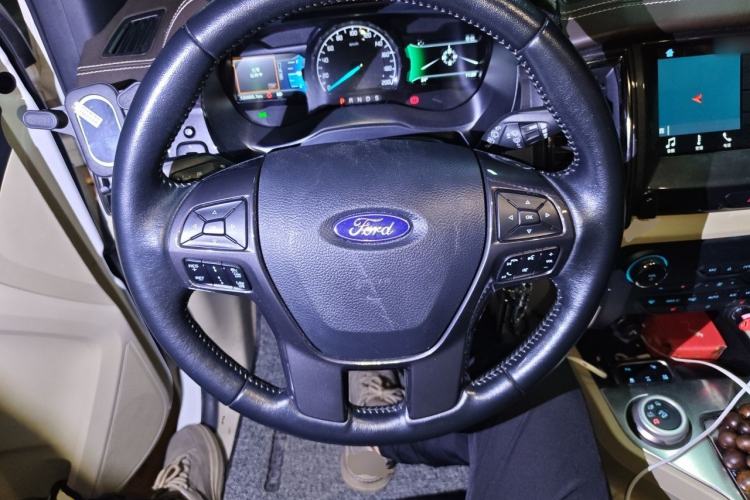 Used Ford Everest 2017 2.0T Gasoline Automatic 4x4 Flagship Edition 7 Seats Steering Wheel