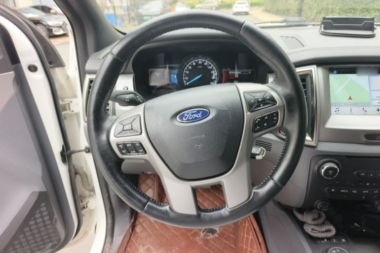 Used Ford Everest 2017 2.0T Gasoline Automatic 4x4 Luxury Edition 5 Seats Steering Wheel