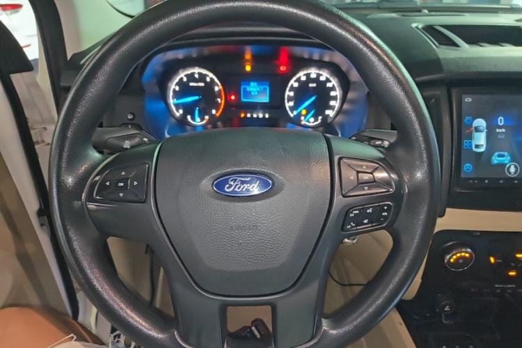 Used Ford Everest 2017 2.0T Gasoline Automatic 4x4 Elite Edition 5 Seats Steering Wheel