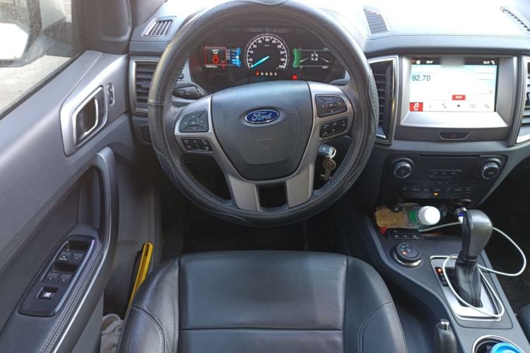 Used Ford Everest 2017 2.0T Gasoline Automatic 4x4 Luxury Edition 5 Seats Steering Wheel