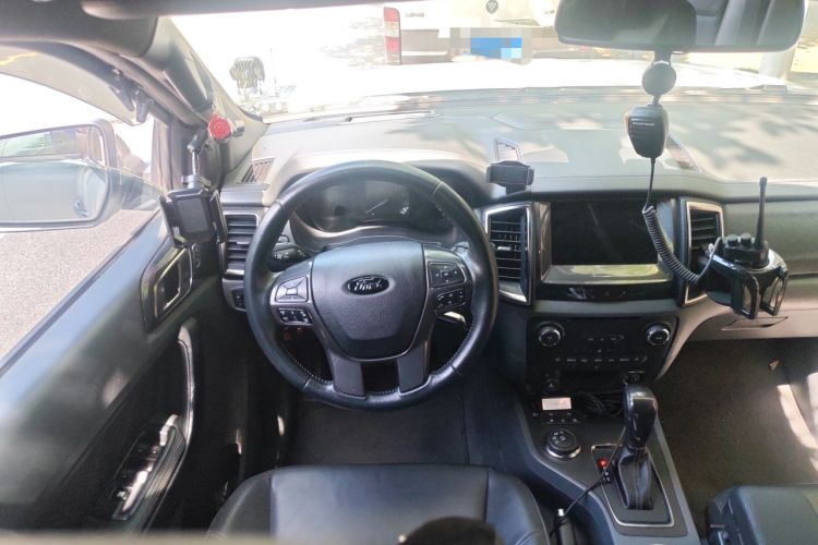 Used Ford Everest 2017 2.0T Gasoline Automatic 4x4 Flagship Edition 7 Seats Steering Wheel