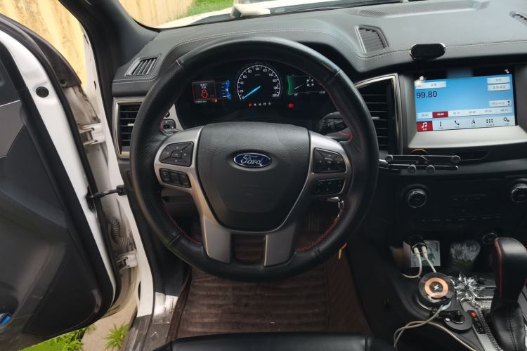 Used Ford Everest 2017 2.0T Gasoline Automatic 4x4 Luxury Edition 5 Seats Steering Wheel