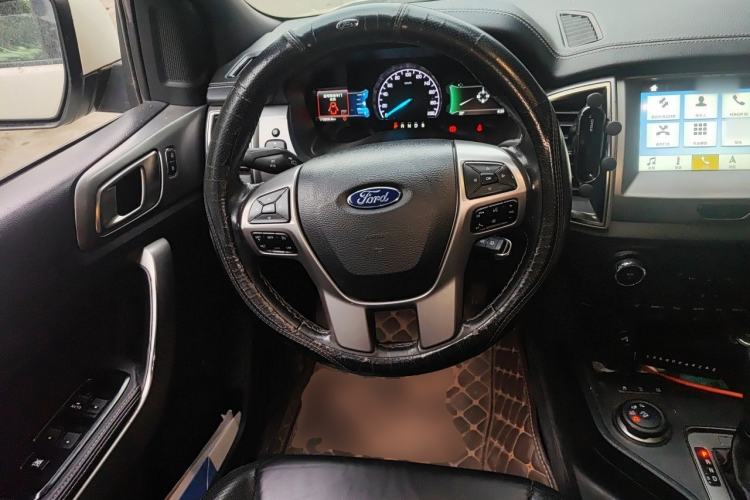 Used Ford Everest 2017 2.0T Gasoline Automatic 4x4 Luxury Edition 7 Seats Steering Wheel