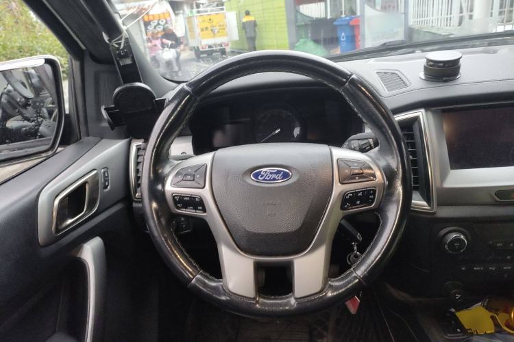 Used Ford Everest 2017 2.2T Diesel Manual 4x4 Luxury Edition 5 Seats Steering Wheel