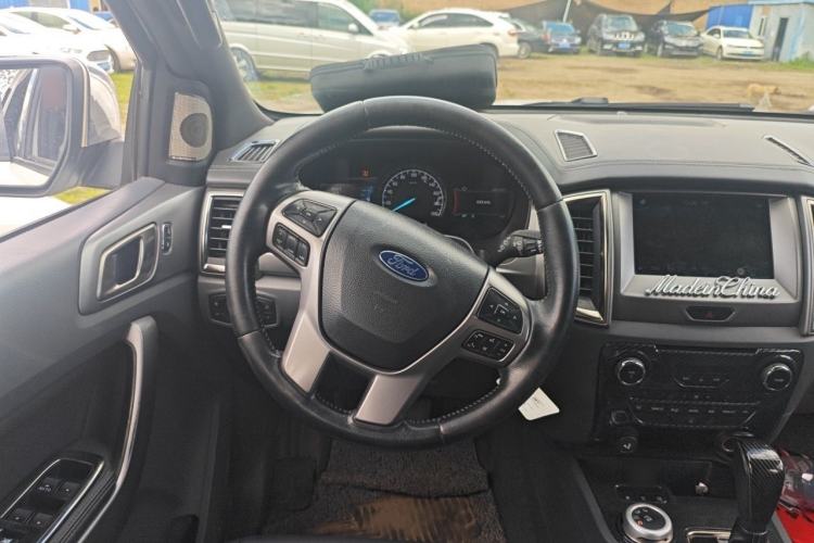 Used Ford Everest 2017 2.0T Gasoline Automatic 4x4 Luxury Edition 5 Seats Steering Wheel