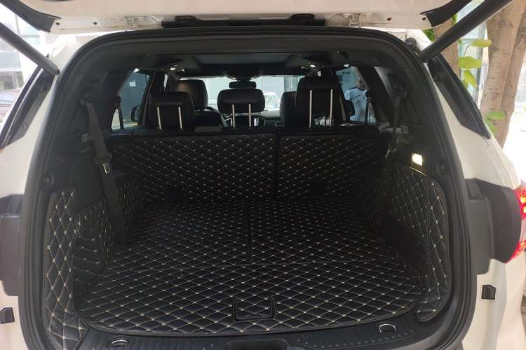 Used Ford Everest 2017 2.0T Gasoline Automatic 4x4 Flagship Edition 7 Seats Trunk