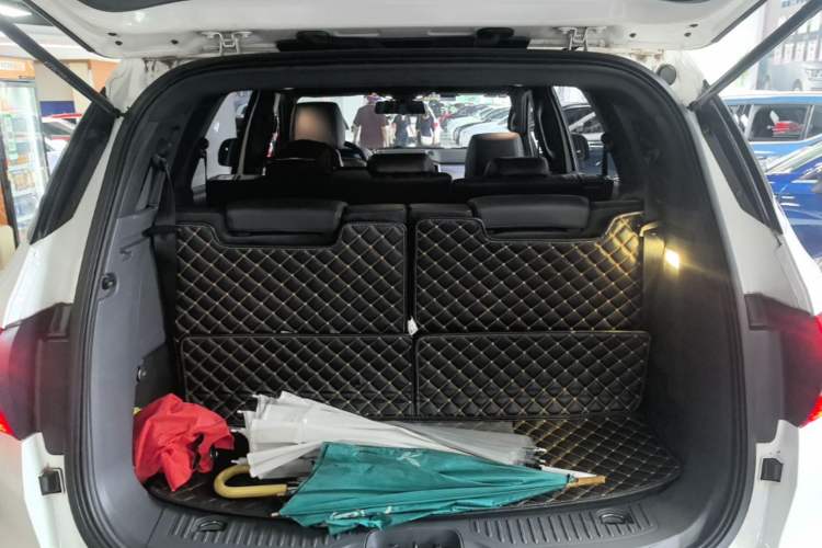 Used Ford Everest 2017 2.0T Gasoline Automatic 4x4 Luxury Edition 7 Seats Trunk