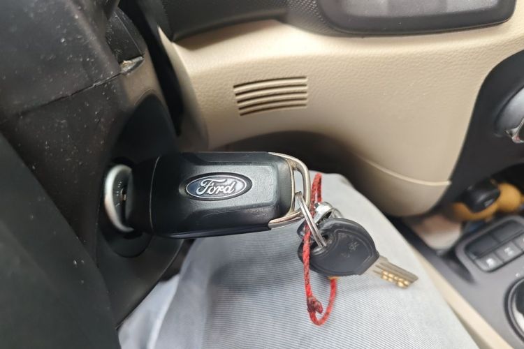 Used Ford Everest 2017 2.0T Gasoline Automatic 4x4 Elite Edition 5 Seats Vehicle Key