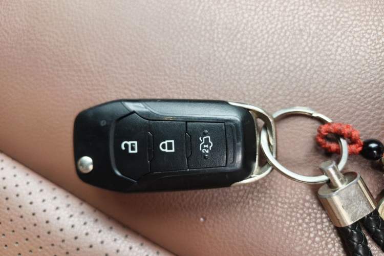 Used Ford Everest 2017 2.0T Gasoline Automatic 4x4 Elite Edition 5 Seats Vehicle Key
