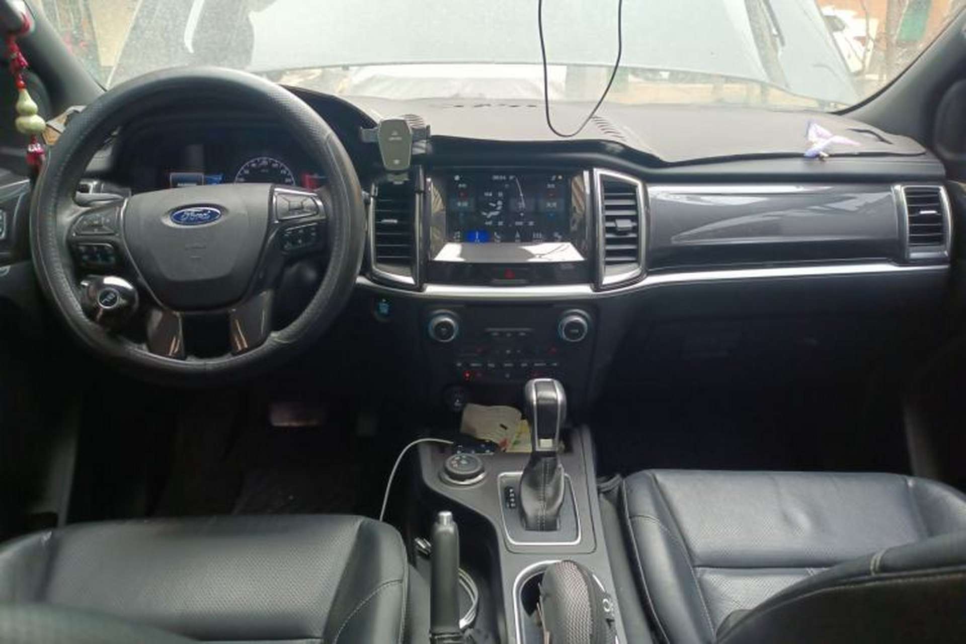 Used Ford Everest 2019 2.0T Gasoline Automatic 4x4 Flagship Edition 7 Seats Center Console