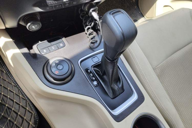 Used Ford Everest 2019 2.0T Gasoline Automatic 4x4 Elite Edition 5 Seats Gear Lever
