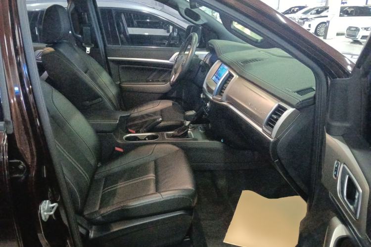 Used Ford Everest 2019 2.0T Gasoline Automatic 4x4 Luxury Edition 5 Seats Right Front Seat