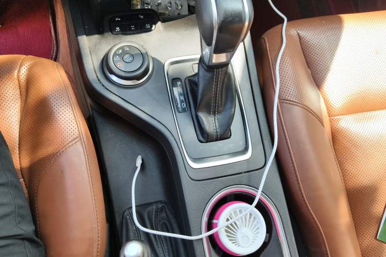 Used Ford Everest 2019 2.0T Gasoline Automatic 4x4 Flagship Edition 7 Seats Gear Lever
