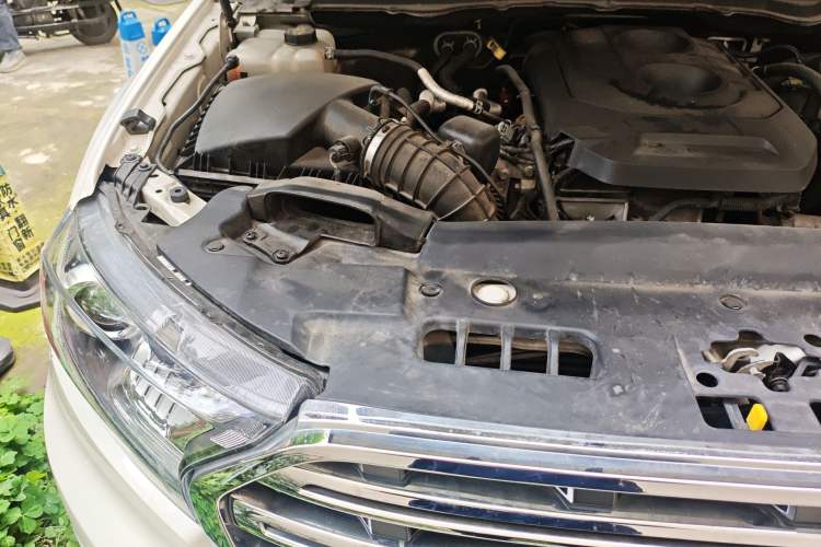 Used Ford Everest 2019 2.0T Gasoline Automatic 4x4 Flagship Edition 7 Seats Engine Bay Right