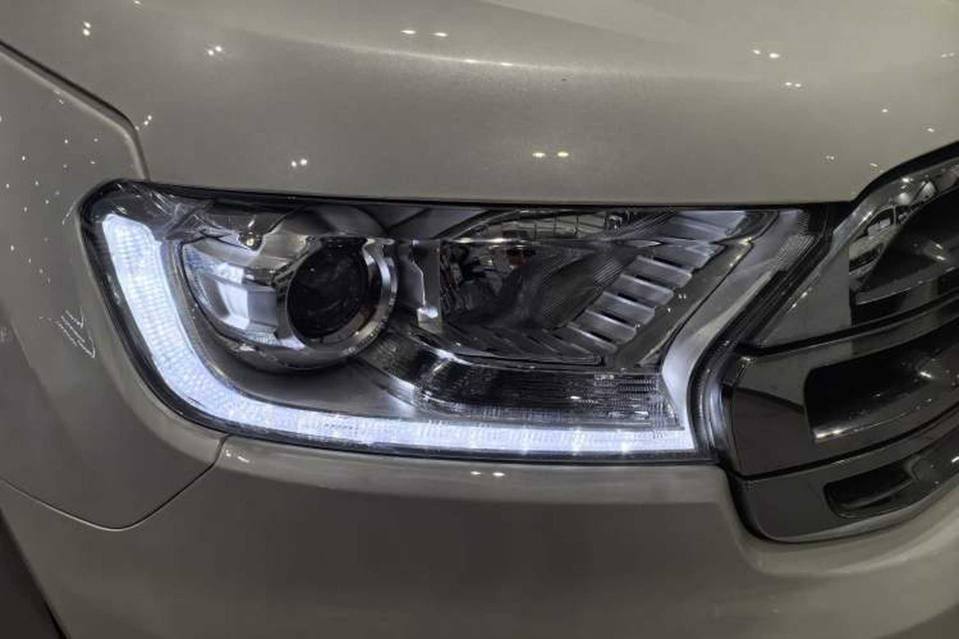 Used Ford Everest 2019 2.0T Gasoline Automatic 4x4 Luxury Edition 7 Seats Exterior 6