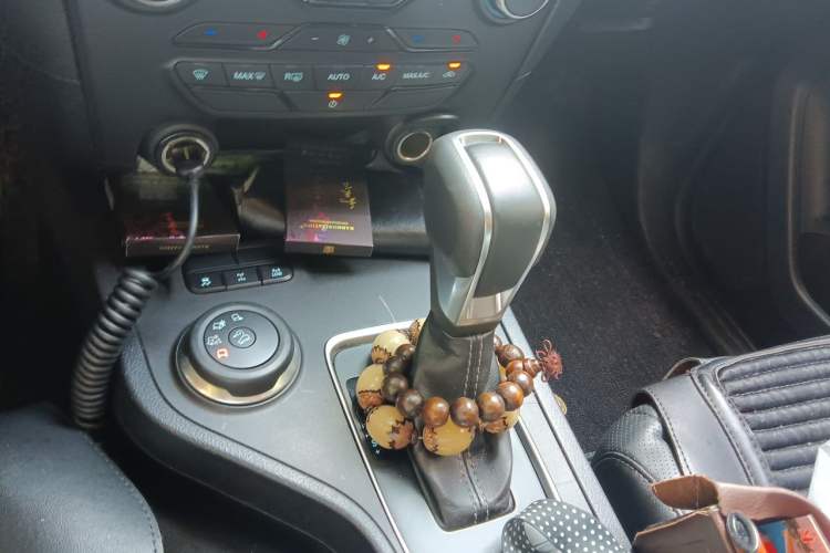 Used Ford Everest 2019 2.0T Gasoline Automatic 4x4 Luxury Edition 5 Seats Gear Lever