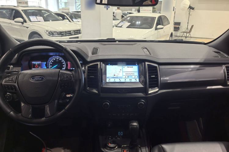 Used Ford Everest 2019 2.0T Gasoline Automatic 4x4 Luxury Edition 7 Seats Interior 1