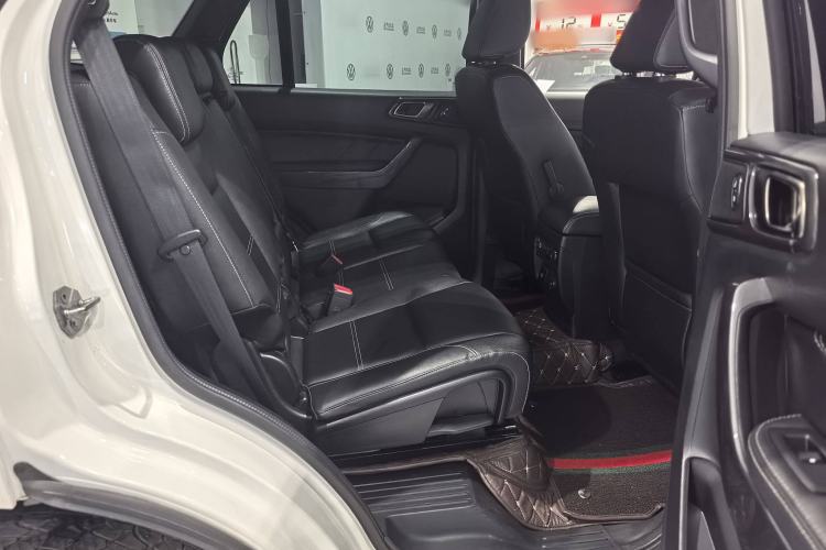 Used Ford Everest 2019 2.0T Gasoline Automatic 4x4 Luxury Edition 7 Seats Interior 11