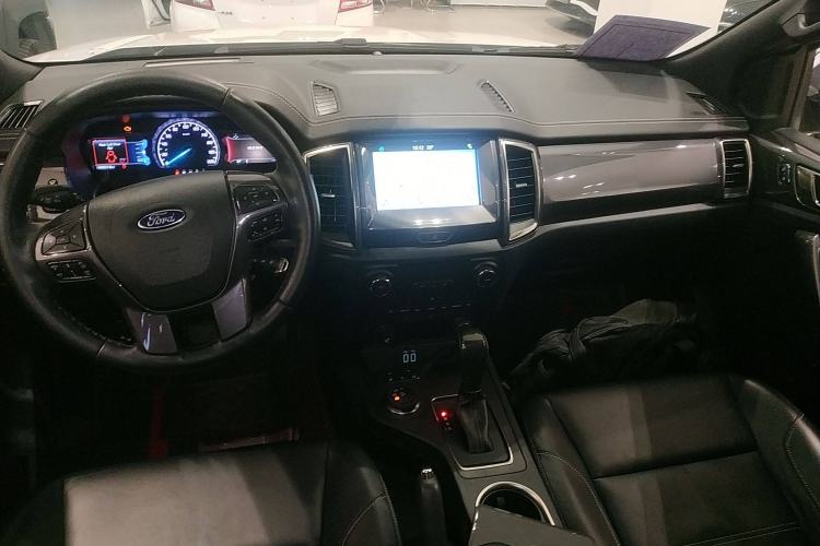 Used Ford Everest 2019 2.0T Gasoline Automatic 4x4 Luxury Edition 7 Seats Interior 2
