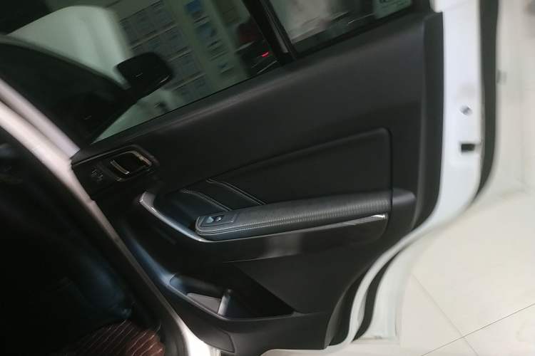 Used Ford Everest 2019 2.0T Gasoline Automatic 4x4 Luxury Edition 7 Seats Interior 6