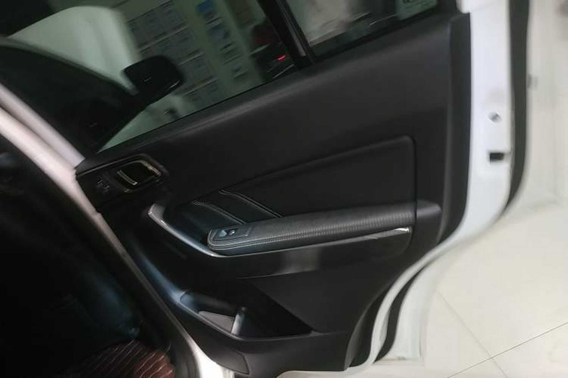 Used Ford Everest 2019 2.0T Gasoline Automatic 4x4 Luxury Edition 7 Seats Interior 6