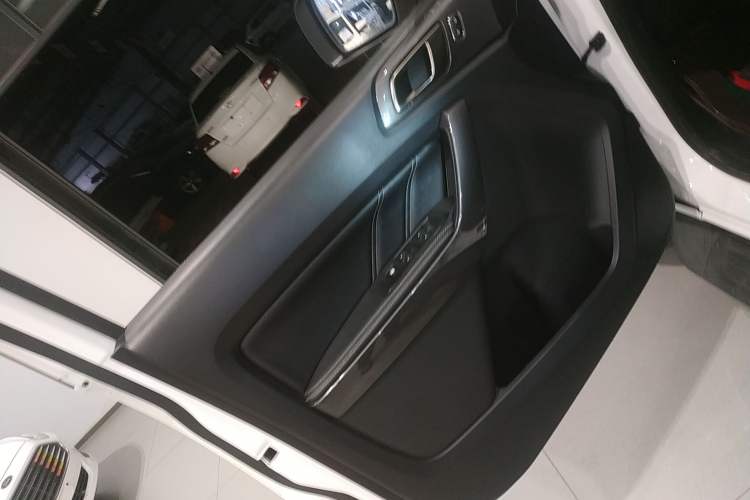Used Ford Everest 2019 2.0T Gasoline Automatic 4x4 Luxury Edition 7 Seats Interior 7