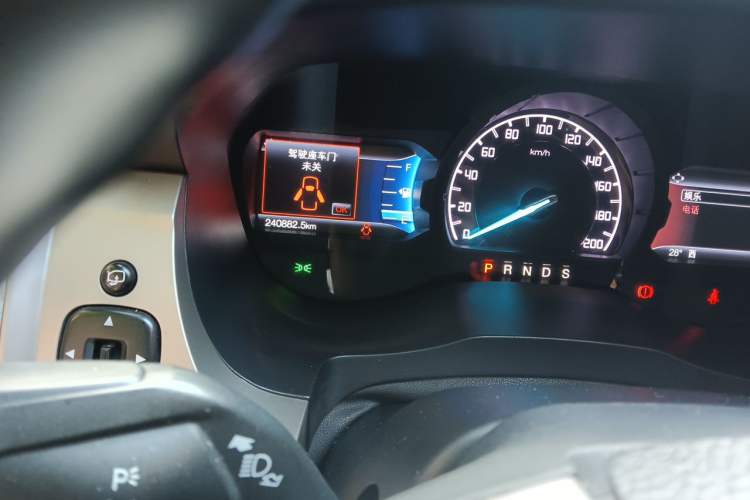 Used Ford Everest 2019 2.0T Gasoline Automatic 4x4 Luxury Edition 5 Seats Odometer Close Up