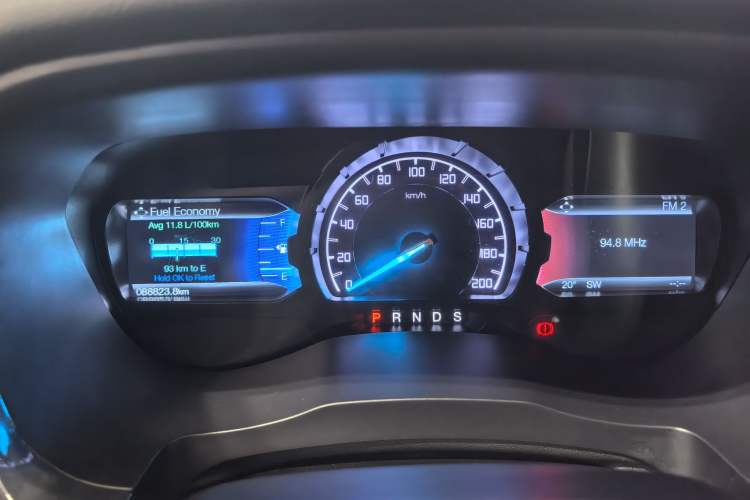 Used Ford Everest 2019 2.0T Gasoline Automatic 4x4 Luxury Edition 7 Seats Odometer Close Up