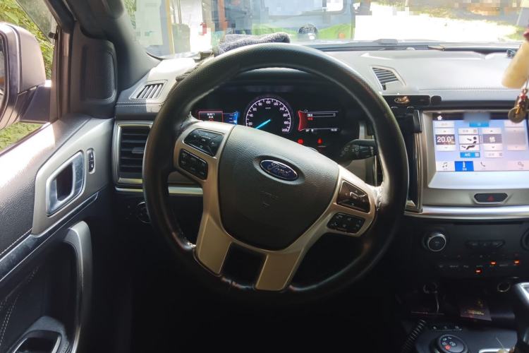 Used Ford Everest 2019 2.0T Gasoline Automatic 4x4 Luxury Edition 5 Seats Steering Wheel