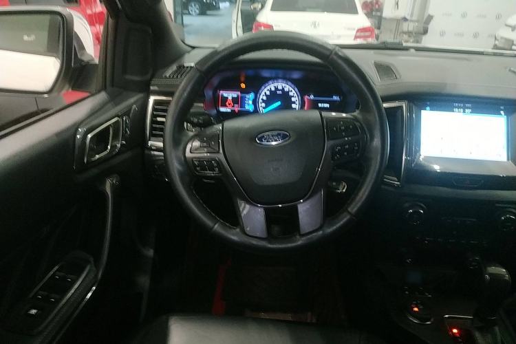 Used Ford Everest 2019 2.0T Gasoline Automatic 4x4 Luxury Edition 7 Seats Steering Wheel
