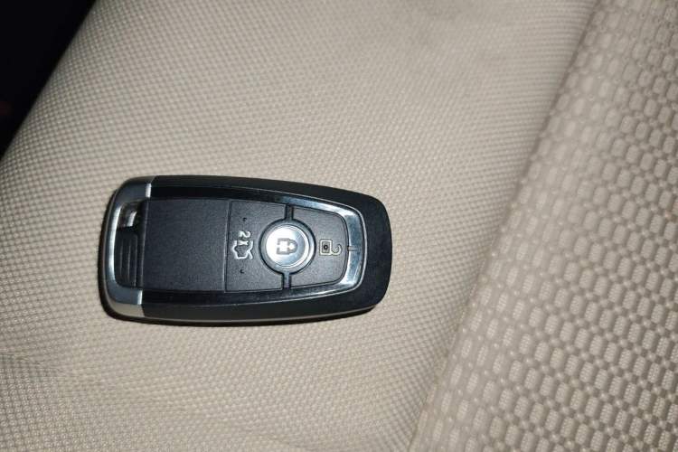 Used Ford Everest 2019 2.0T Gasoline Automatic 4x4 Elite Edition 5 Seats Vehicle Key