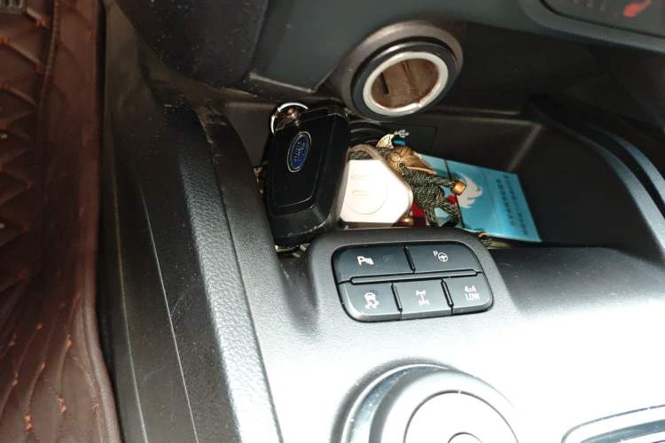 Used Ford Everest 2019 2.0T Gasoline Automatic 4x4 Flagship Edition 7 Seats Vehicle Key