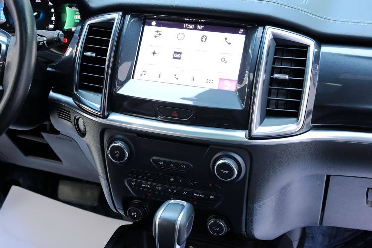 Used Ford Everest 2020 2.3T Gasoline Automatic 4x4 Flagship Edition 7 Seats Audio And AC Panel