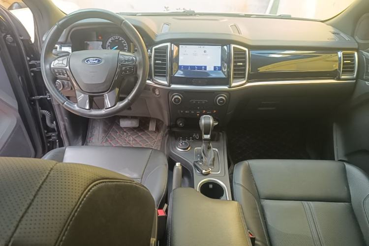Used Ford Everest 2020 Sport Edition 2.3T Gasoline Automatic 4x4 Flagship Model with 7 Seats Center Console