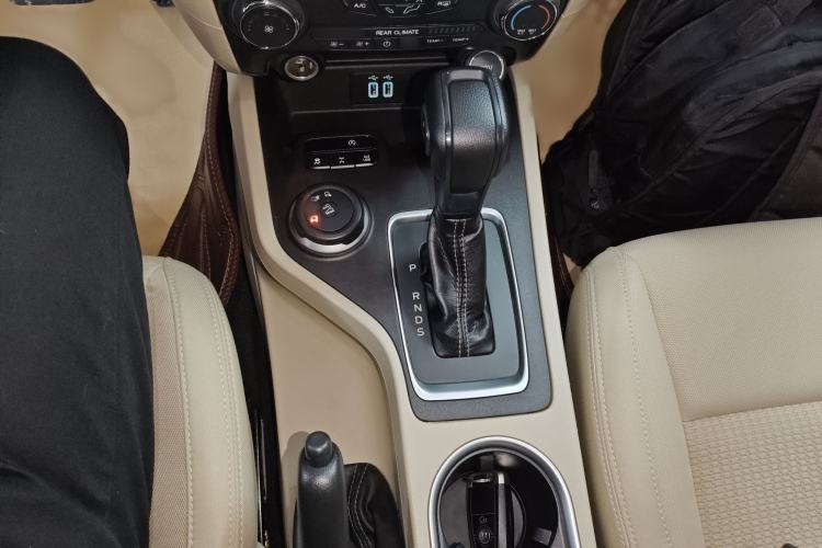 Used Ford Everest 2020 2.3T Gasoline Automatic 4x4 Elite Edition 5 Seats Gear Lever
