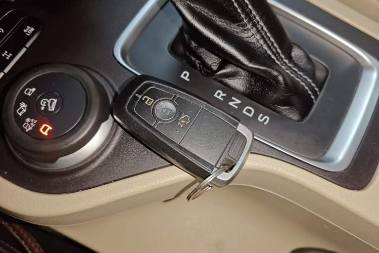 Used Ford Everest 2020 2.3T Gasoline Automatic 4x4 Elite Edition 5 Seats Interior 1