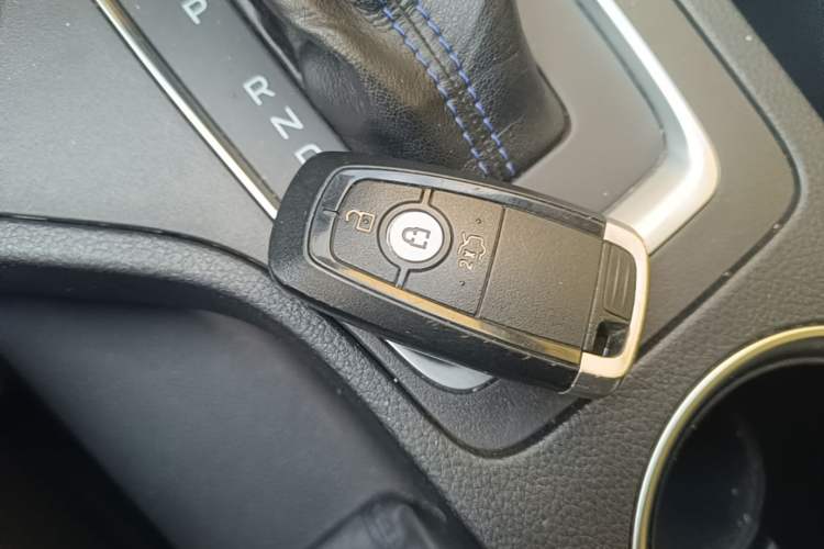 Used Ford Everest 2020 Sport Edition 2.3T Gasoline Automatic 4x4 Flagship Model with 7 Seats Interior 1