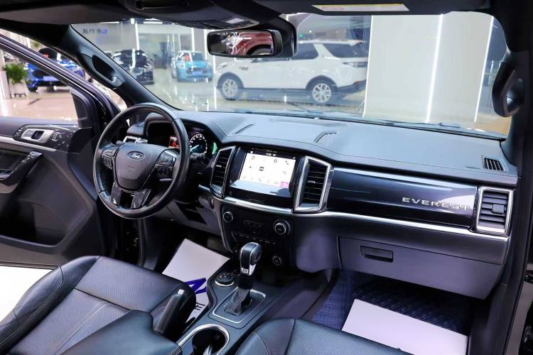 Used Ford Everest 2020 2.3T Gasoline Automatic 4x4 Flagship Edition 7 Seats Interior 4
