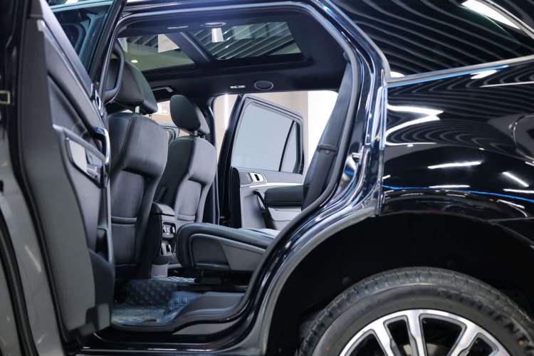 Used Ford Everest 2020 2.3T Gasoline Automatic 4x4 Flagship Edition 7 Seats Interior 8