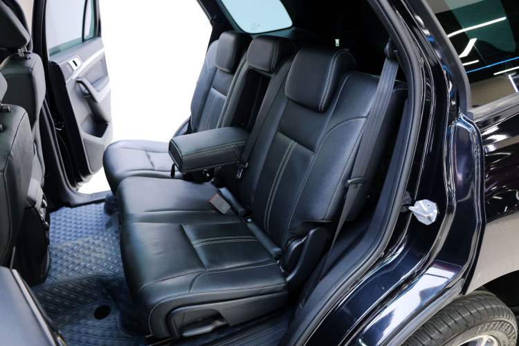 Used Ford Everest 2020 2.3T Gasoline Automatic 4x4 Flagship Edition 7 Seats Interior 9