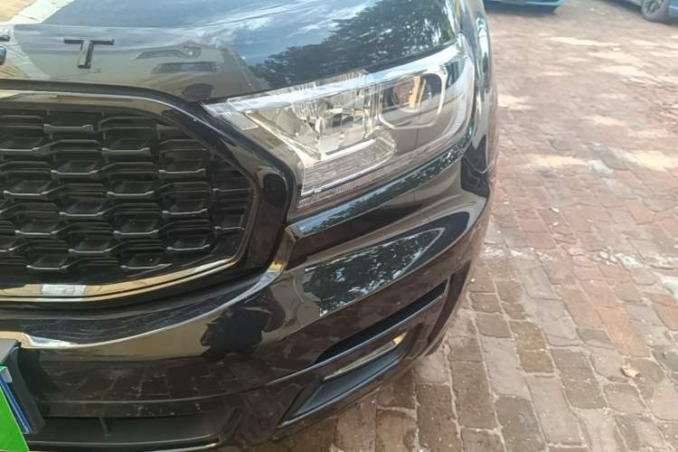 Used Ford Everest 2020 Sport Edition 2.3T Gasoline Automatic 4x4 Flagship Model with 7 Seats Left Front Headlight