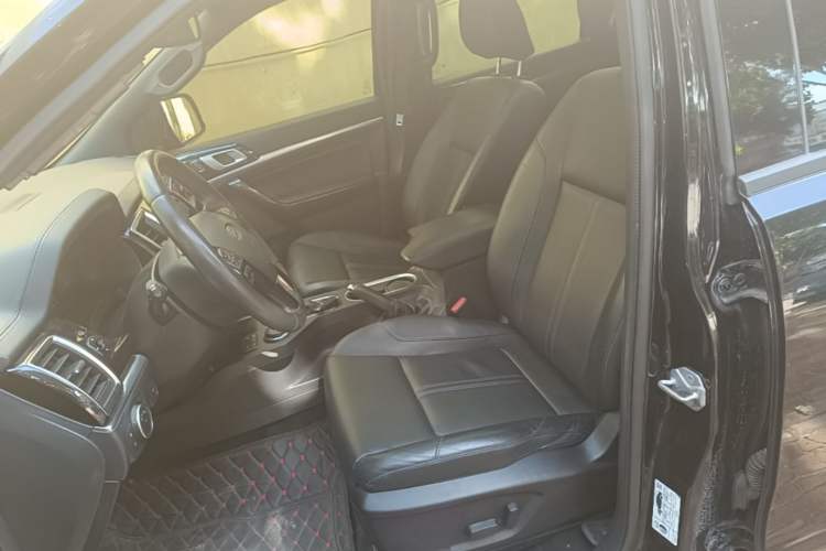 Used Ford Everest 2020 Sport Edition 2.3T Gasoline Automatic 4x4 Flagship Model with 7 Seats Left Front Seat