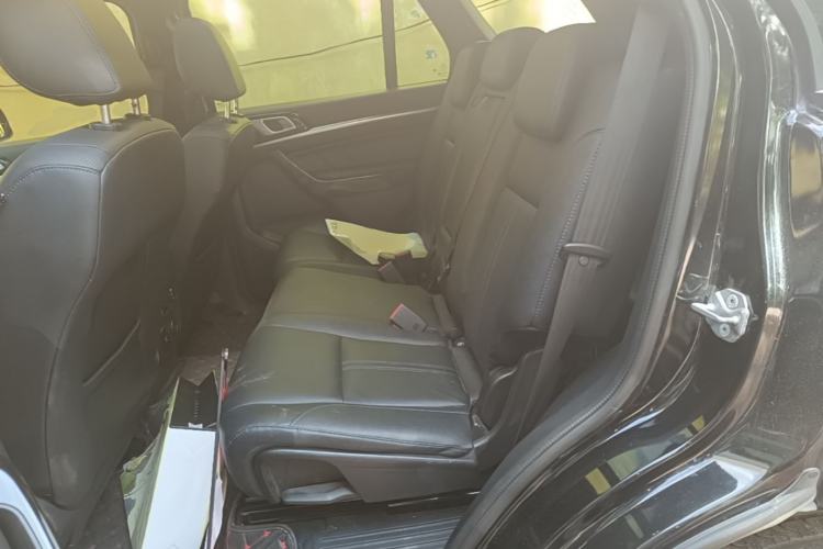 Used Ford Everest 2020 Sport Edition 2.3T Gasoline Automatic 4x4 Flagship Model with 7 Seats Left Rear Seat