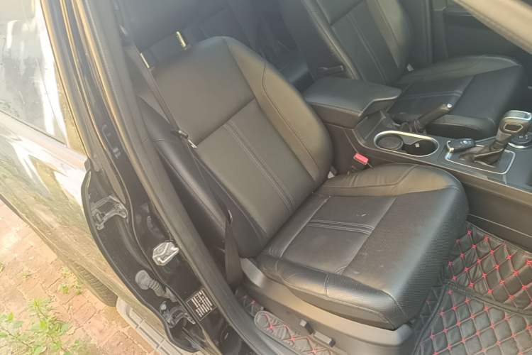 Used Ford Everest 2020 Sport Edition 2.3T Gasoline Automatic 4x4 Flagship Model with 7 Seats Right Front Seat